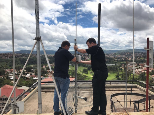 Engineers setting up Kigalis’ smart city LoRaWAN network.